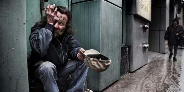 Петербургских бездомных накормят и отогреют