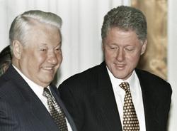 «Демократ и знает Запад»: рассекречены разговоры Ельцина с Клинтоном про Путина в 1999 году