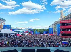 Фестиваль болельщиков на Конюшенной площади за сутки посетили 67 тыс. человек