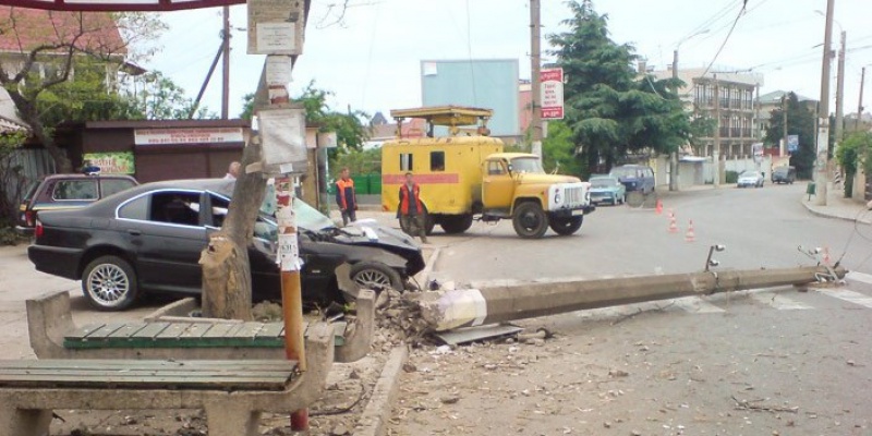 На Кубинской улице столкнулись три автомобиля и мотоцикл