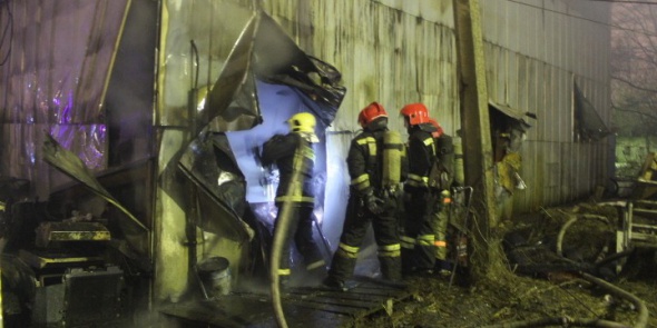 В Невском районе ликвидирован пожар в ангаре