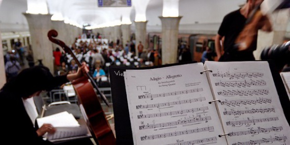 Петербуржцы требуют классической музыки в метрополитене