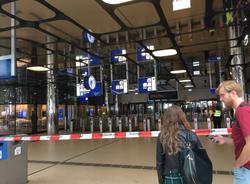 Неизвестный ранил двух человек на вокзале в Амстердаме