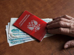 Российские пенсионеры потеряют из пенсии более 7 тыс. рублей в июне