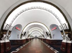 Станция метро "Площадь Восстания"закрыта на вход и выход