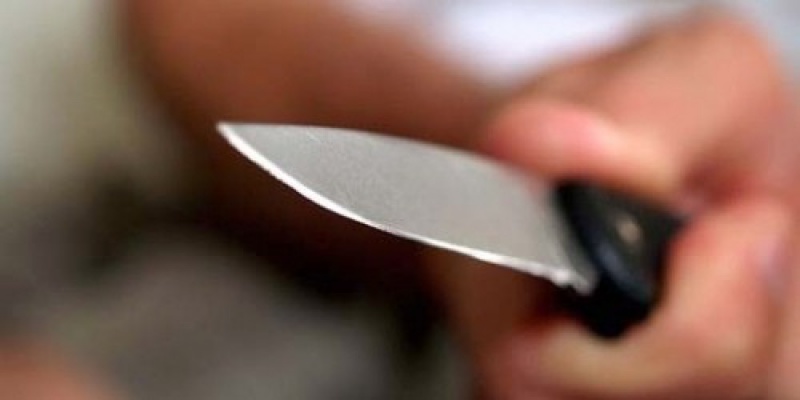 В Петербурге молодой кавказец с ножом ограбил аптеку
