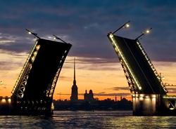 В ночь на 9 августа Дворцовый мост разведут под симфонию Шостаковича
