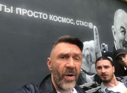 Шнуров помог нарисовать граффити с Черчесовым Петербурге
