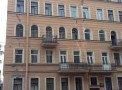 Петербуржцы предложили «залатать подорожником» новые трещины дома на Александра Невского