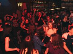 Да будет веселье: клубы и бары с танцполом в Петербурге