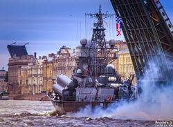 В Петербурге днем 28 июля разведут пять мостов для репетиции парада ВМФ