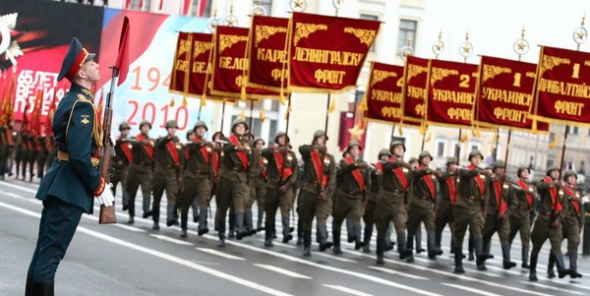 На Дворцовой площади в Петербурге состоится репетиция парада Победы