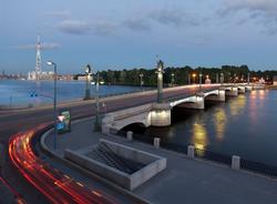 Проезд по Ушаковскому мосту ограничат в связи с ремонтом