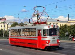 Петербуржцев приглашают на прогулку на ретро-трамвае «Стиляга 21 века»