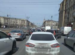Петербургские дороги «встали» в пробках