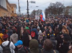 Депутат Госдумы Вострецов предложил лишать родительских прав за участие детей в митингах