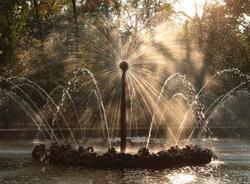 В Петергофе 28 апреля включат фонтаны и откроют летний сезон